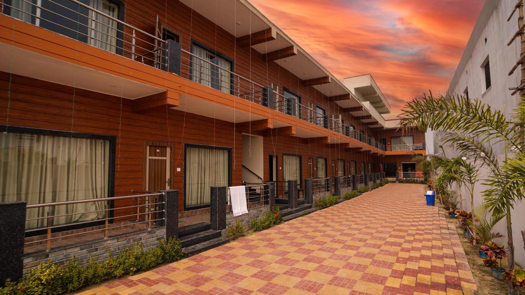 Sea Queen Beach Resort On Beach !! Couple Friendly Family Resort !! ماندارموني المظهر الخارجي الصورة