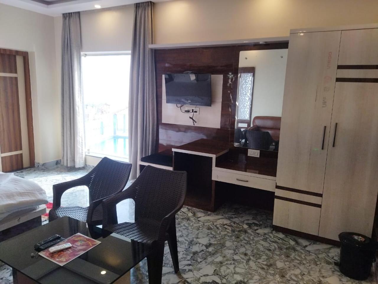 Sea Queen Beach Resort On Beach !! Couple Friendly Family Resort !! ماندارموني المظهر الخارجي الصورة